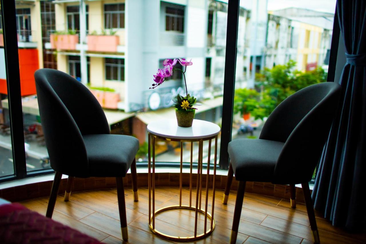 Thu Le Hotel Cao Lãnh Esterno foto