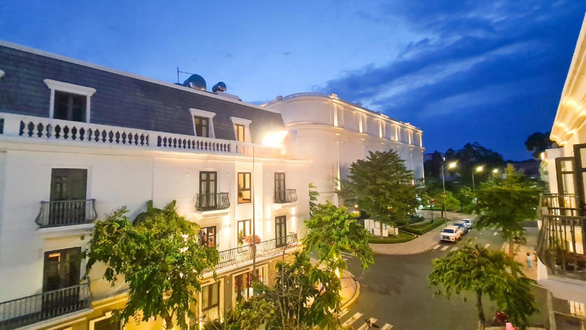 Thu Le Hotel Cao Lãnh Esterno foto