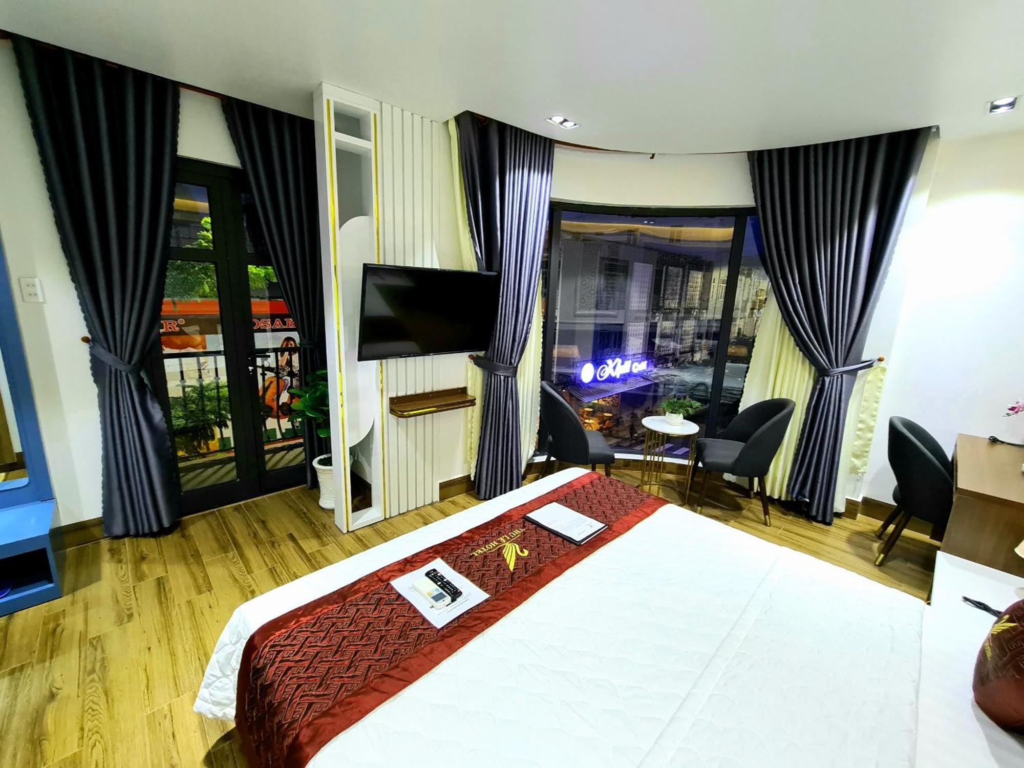 Thu Le Hotel Cao Lãnh Esterno foto
